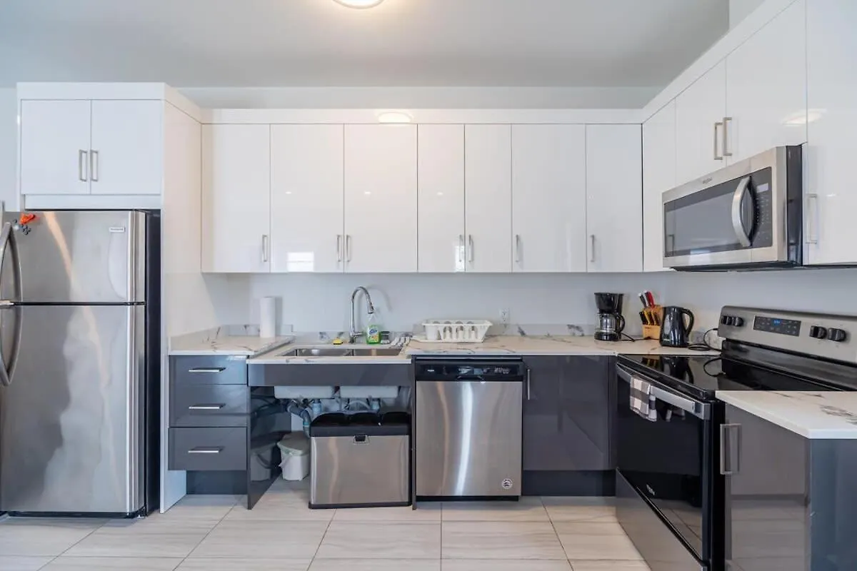 Spacious & Stylish Apt #1 With Ac Apartment Halifax